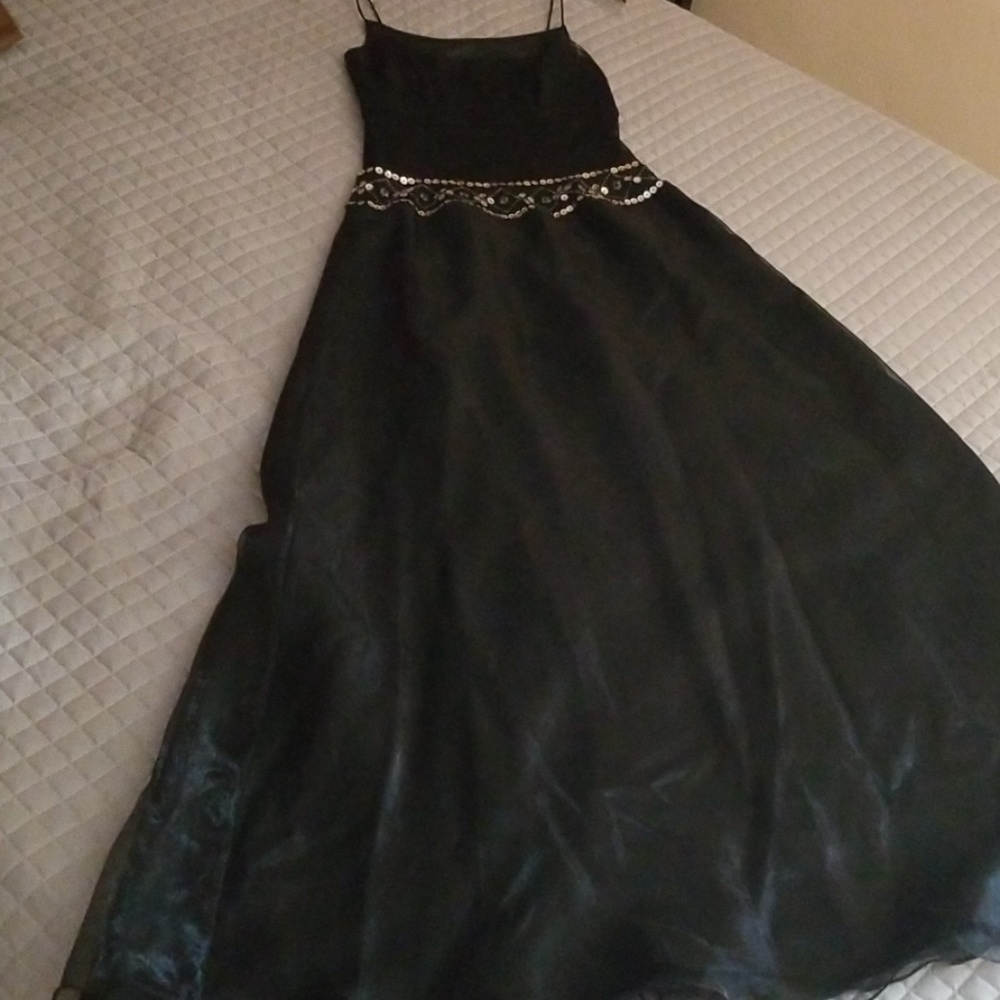 Daring Mesh Insert Dress - Picture 4 of 5